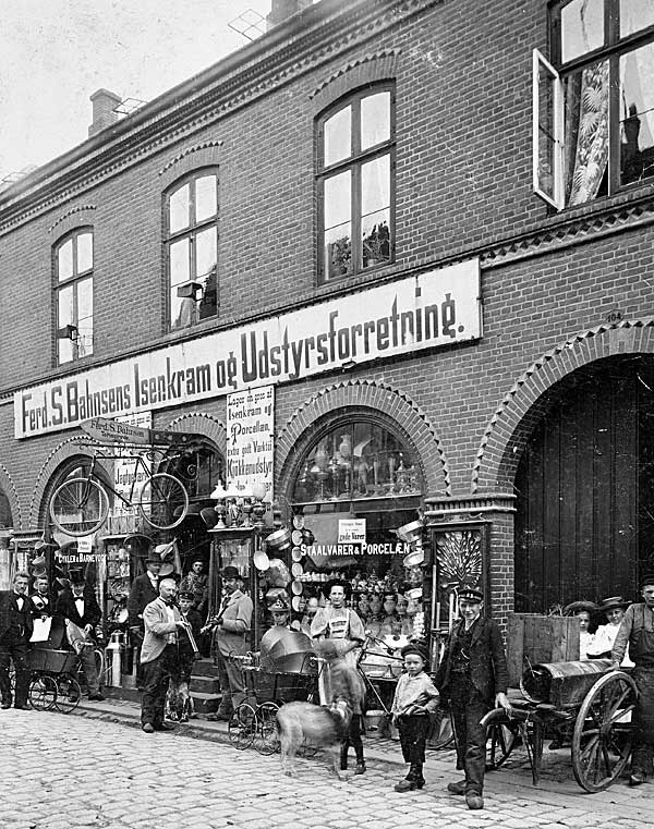 Bahnsens forretning ca. 1900