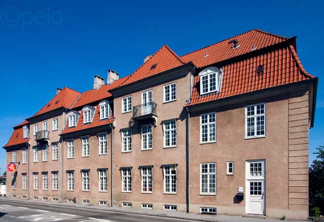 fhv. Posthus