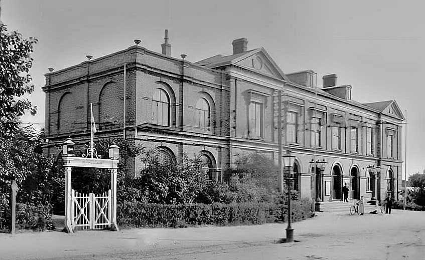 Bygningen ca. 1895